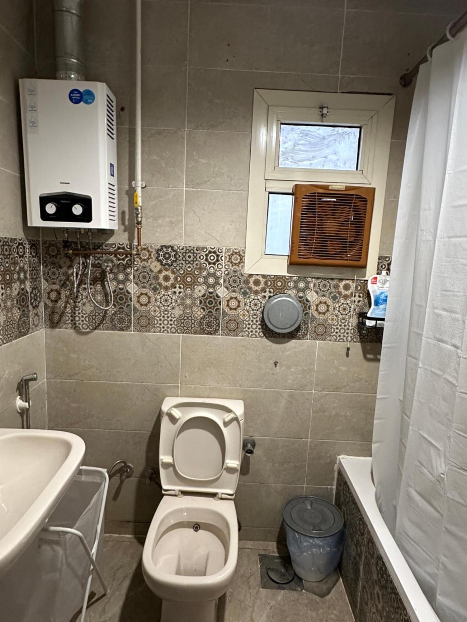 Apartment Renovated Spacious 3 Mins To Al-rehab *